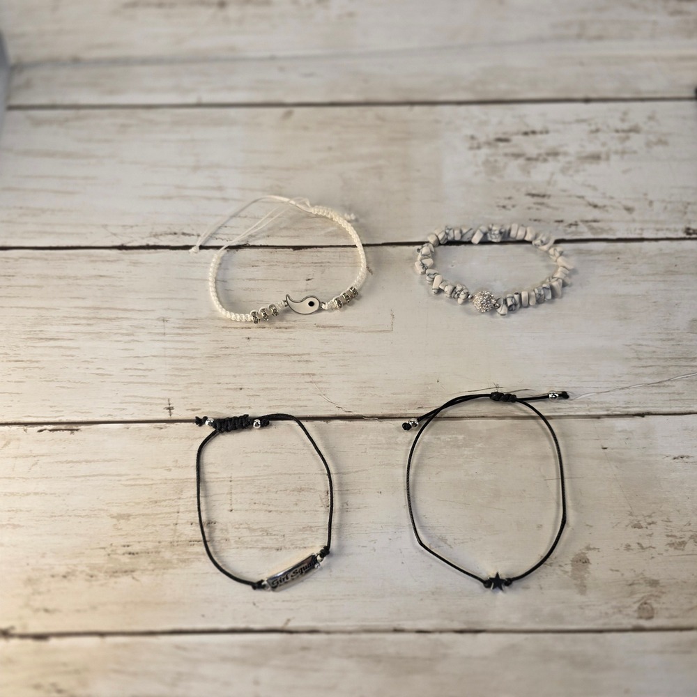 Set of 4 Fashion Bracelets Yin Yang Girl Squad Star Stone‎ Chip Bundle Blk Wht